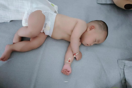 黔东南没满月的宝宝